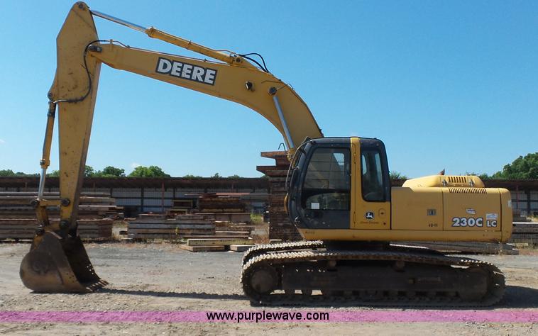 image for item K7140 2003 John Deere 230C LC excavator