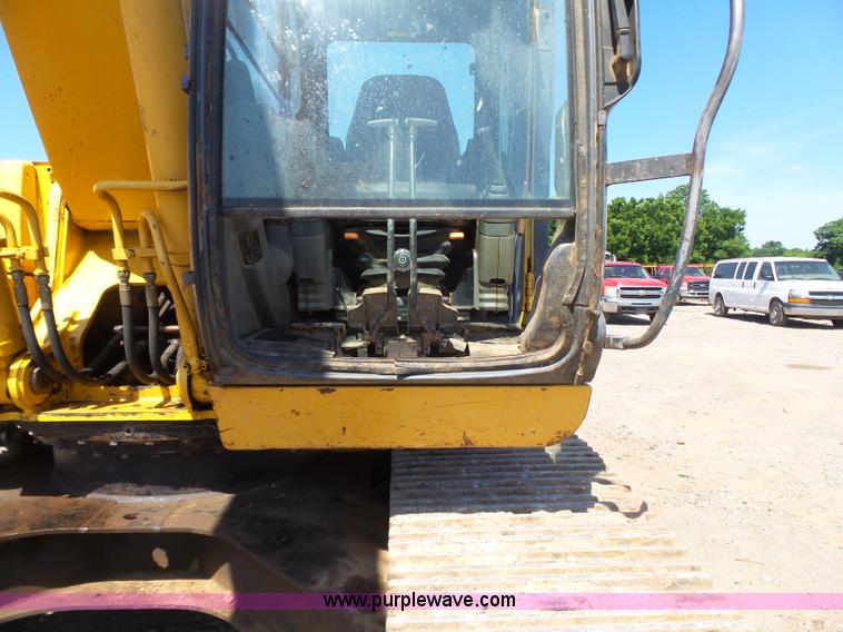 image for item K7140 2003 John Deere 230C LC excavator