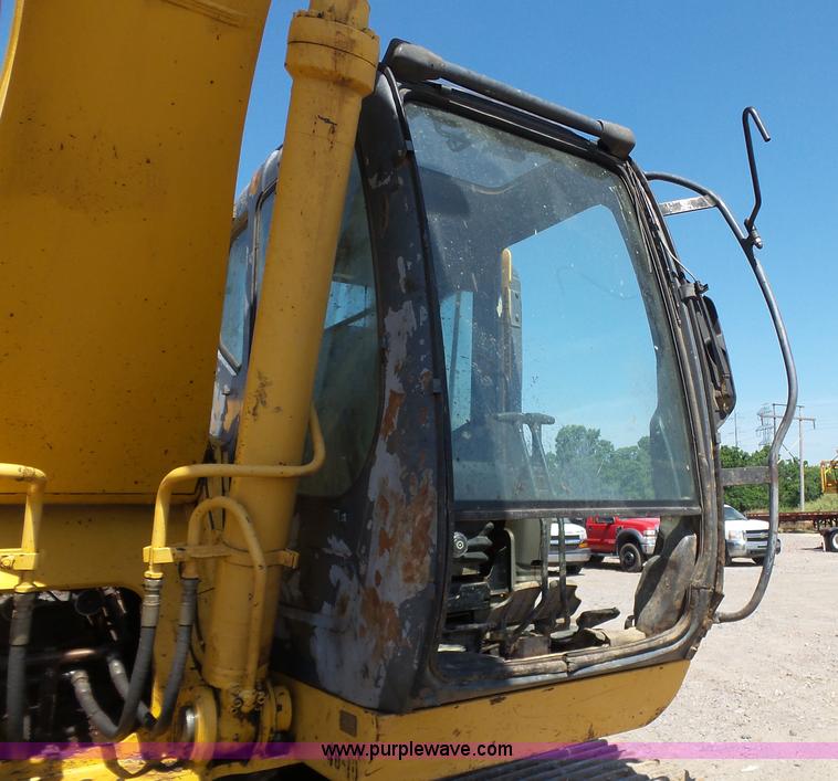 image for item K7140 2003 John Deere 230C LC excavator