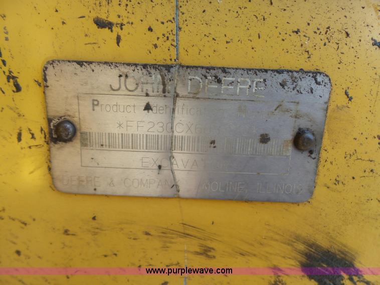 image for item K7140 2003 John Deere 230C LC excavator