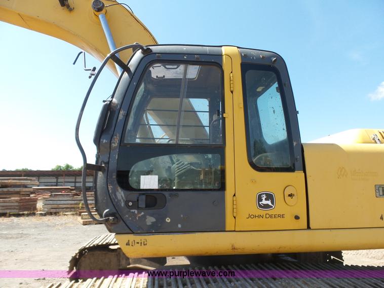 image for item K7140 2003 John Deere 230C LC excavator