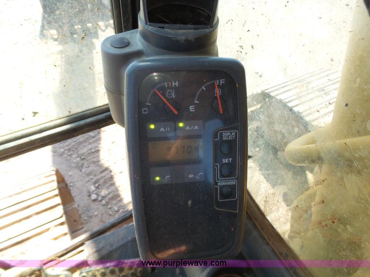 image for item K7140 2003 John Deere 230C LC excavator