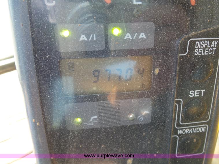 image for item K7140 2003 John Deere 230C LC excavator