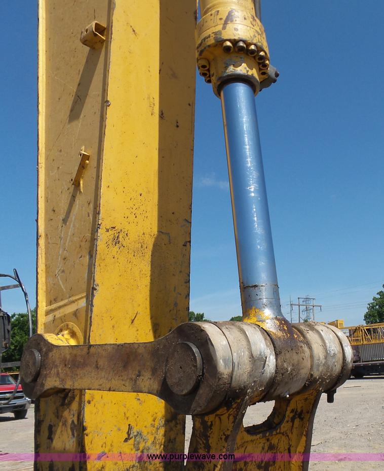 image for item K7140 2003 John Deere 230C LC excavator