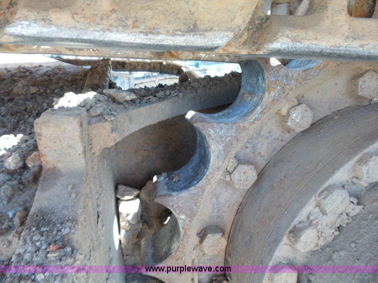 image for item K7140 2003 John Deere 230C LC excavator