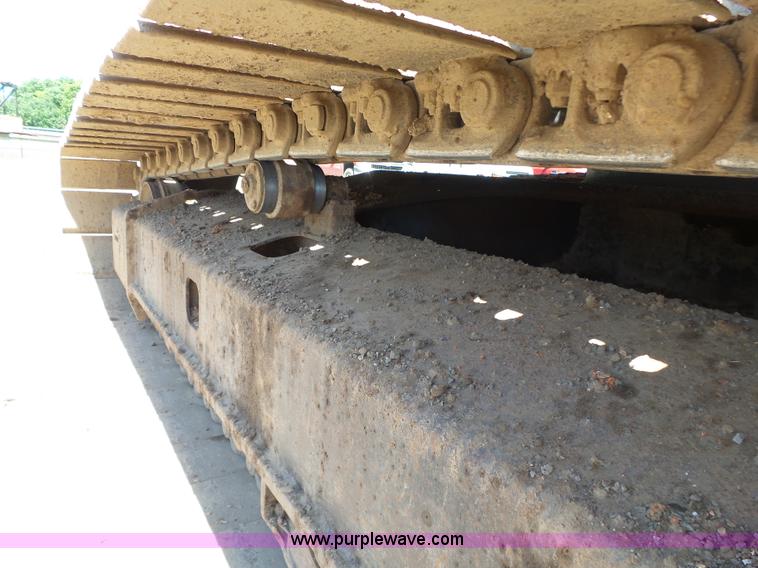 image for item K7140 2003 John Deere 230C LC excavator