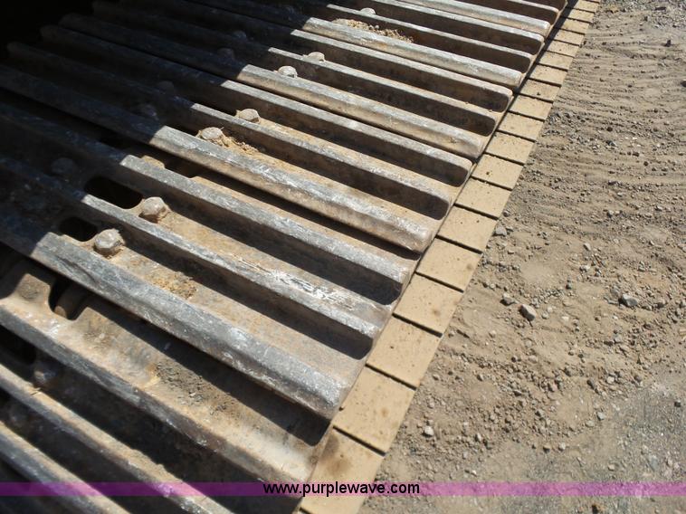 image for item K7140 2003 John Deere 230C LC excavator