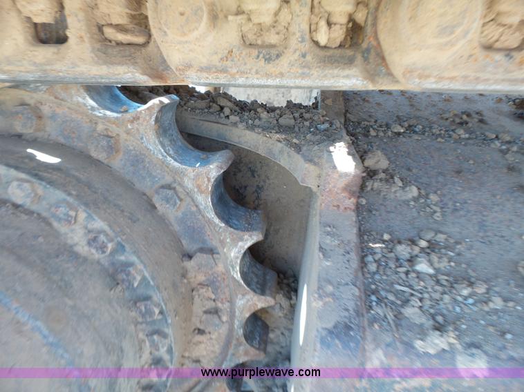 image for item K7140 2003 John Deere 230C LC excavator