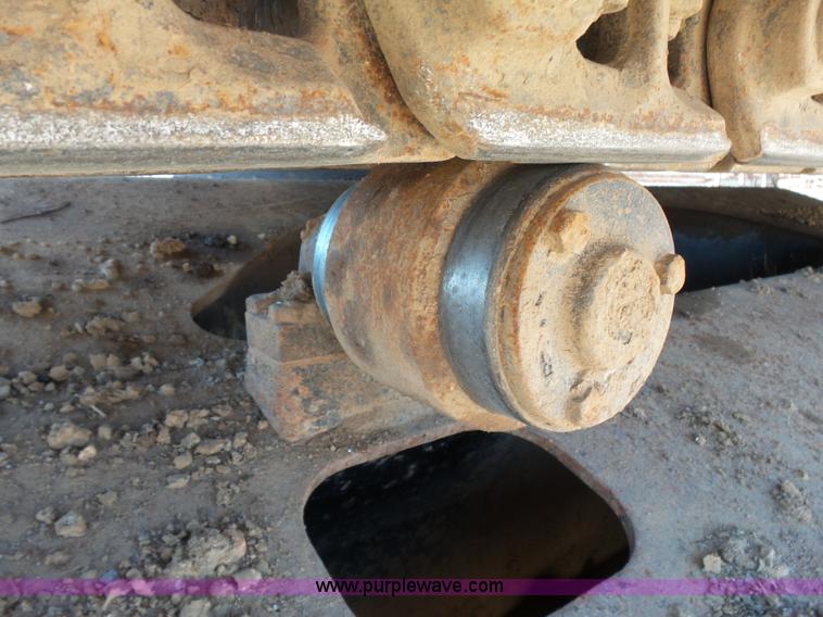 image for item K7140 2003 John Deere 230C LC excavator