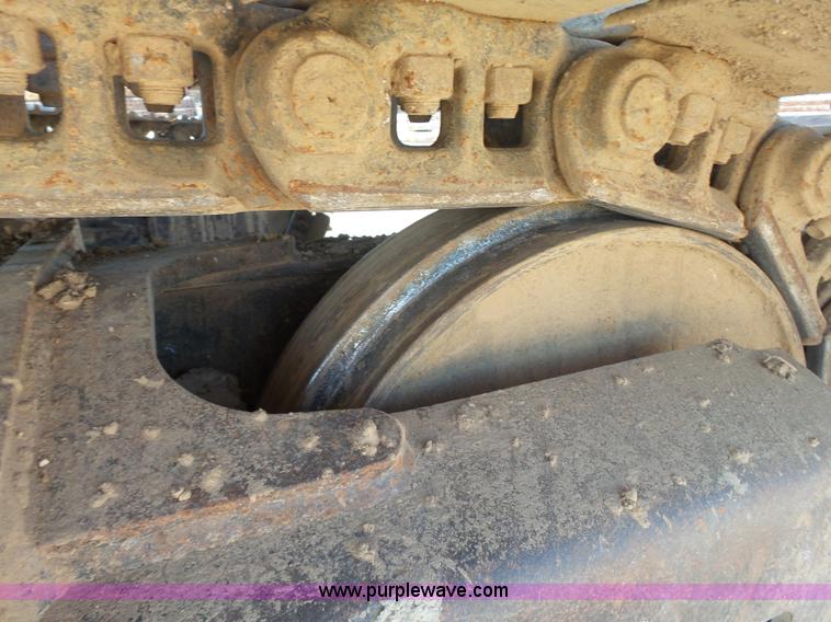 image for item K7140 2003 John Deere 230C LC excavator