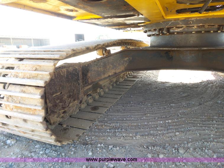 image for item K7140 2003 John Deere 230C LC excavator