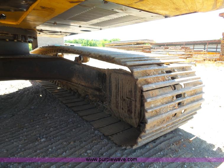 image for item K7140 2003 John Deere 230C LC excavator