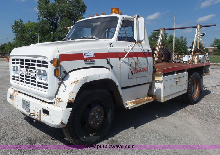 image for item K7735 1969 GMC 5500 flatbed truck