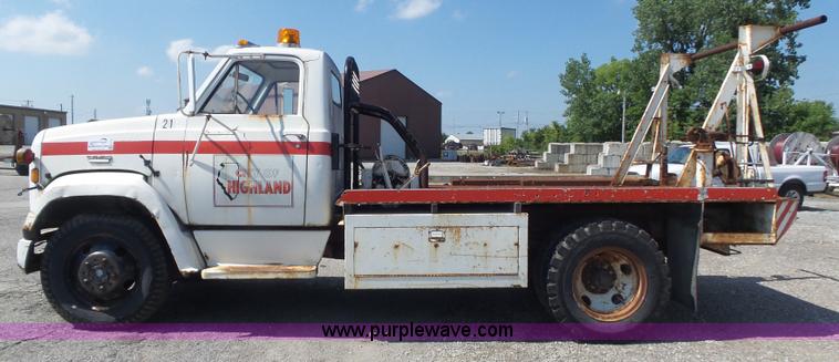 image for item K7735 1969 GMC 5500 flatbed truck