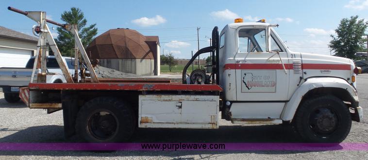 image for item K7735 1969 GMC 5500 flatbed truck