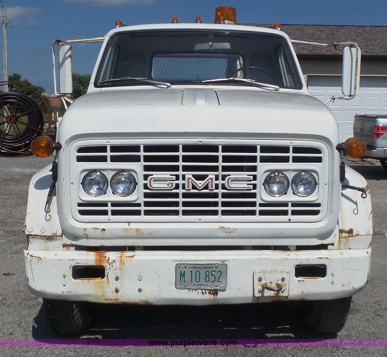 image for item K7735 1969 GMC 5500 flatbed truck