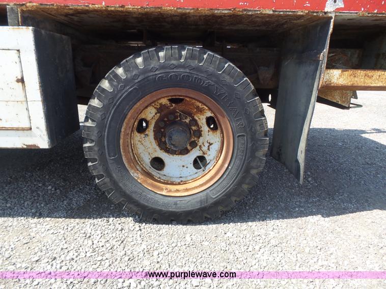 image for item K7735 1969 GMC 5500 flatbed truck