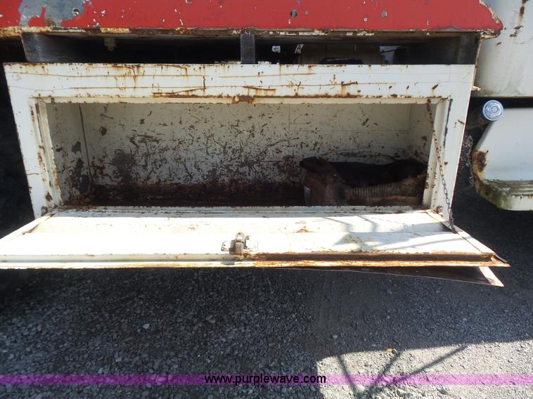 image for item K7735 1969 GMC 5500 flatbed truck