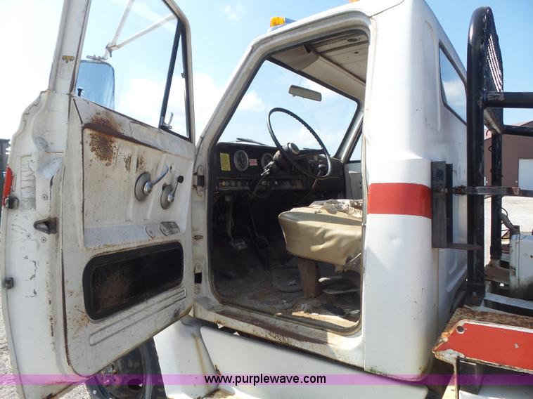 image for item K7735 1969 GMC 5500 flatbed truck