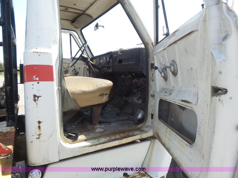 image for item K7735 1969 GMC 5500 flatbed truck