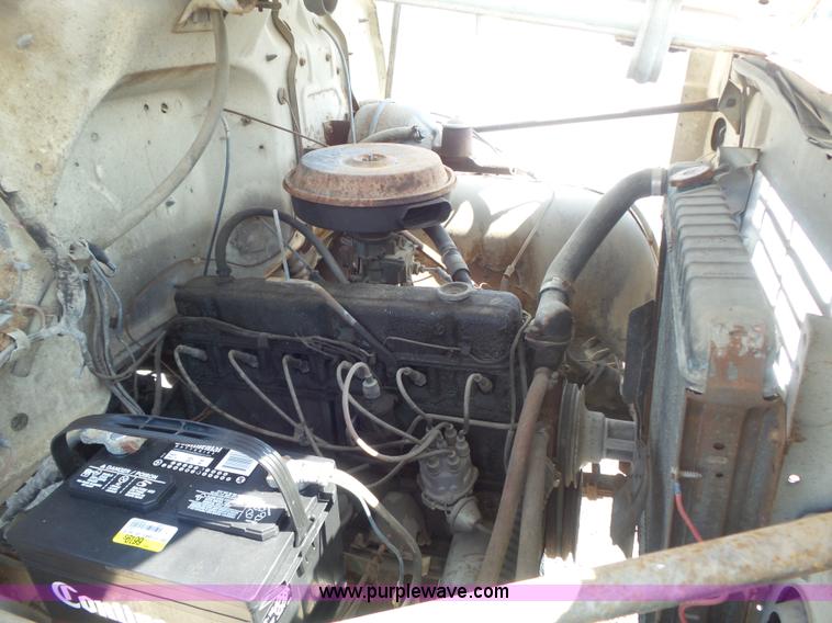 image for item K7735 1969 GMC 5500 flatbed truck