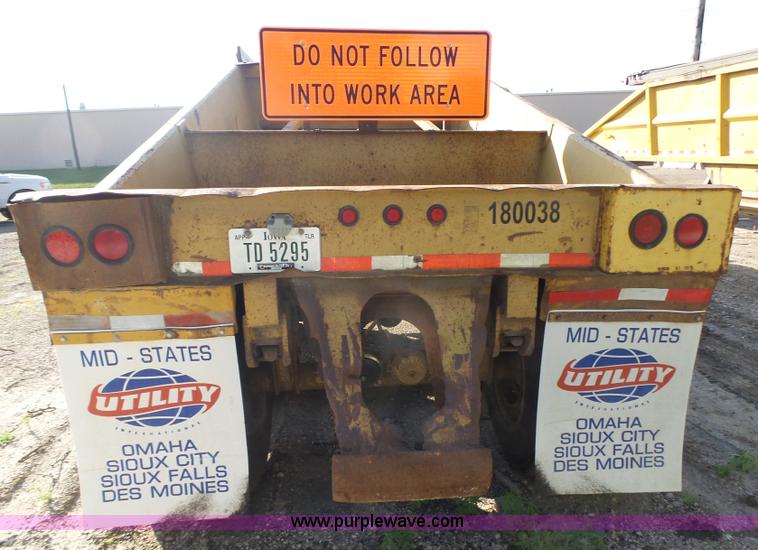 image for item K8369 1987 Load King 1827 bottom dump trailer