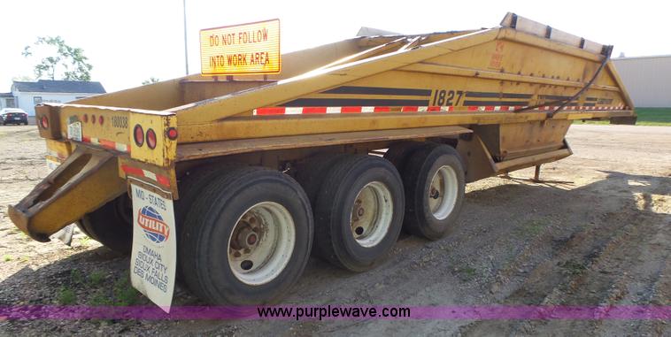 image for item K8369 1987 Load King 1827 bottom dump trailer