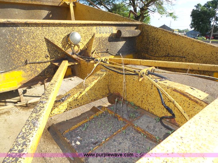 image for item K8369 1987 Load King 1827 bottom dump trailer