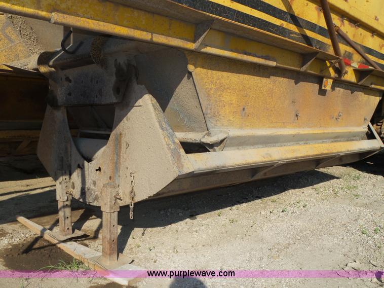 image for item K8369 1987 Load King 1827 bottom dump trailer