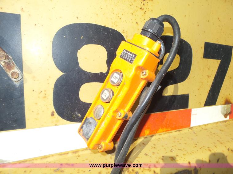 image for item K8369 1987 Load King 1827 bottom dump trailer