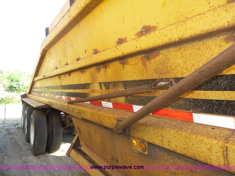 image for item K8369 1987 Load King 1827 bottom dump trailer