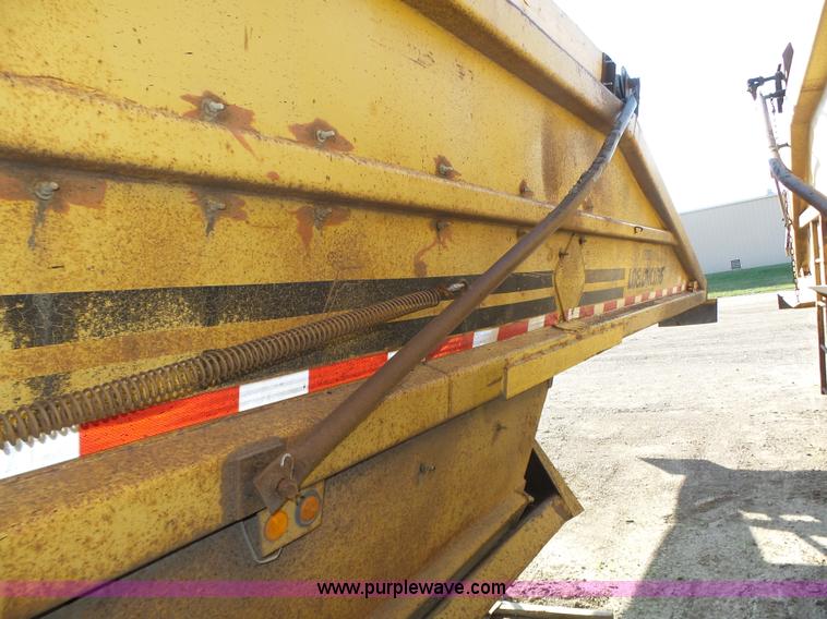 image for item K8369 1987 Load King 1827 bottom dump trailer