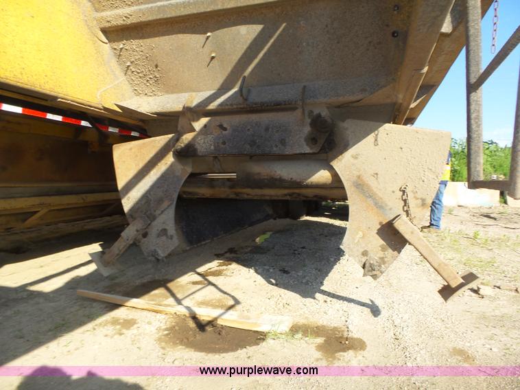 image for item K8369 1987 Load King 1827 bottom dump trailer