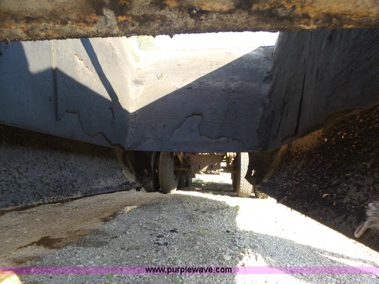 image for item K8369 1987 Load King 1827 bottom dump trailer