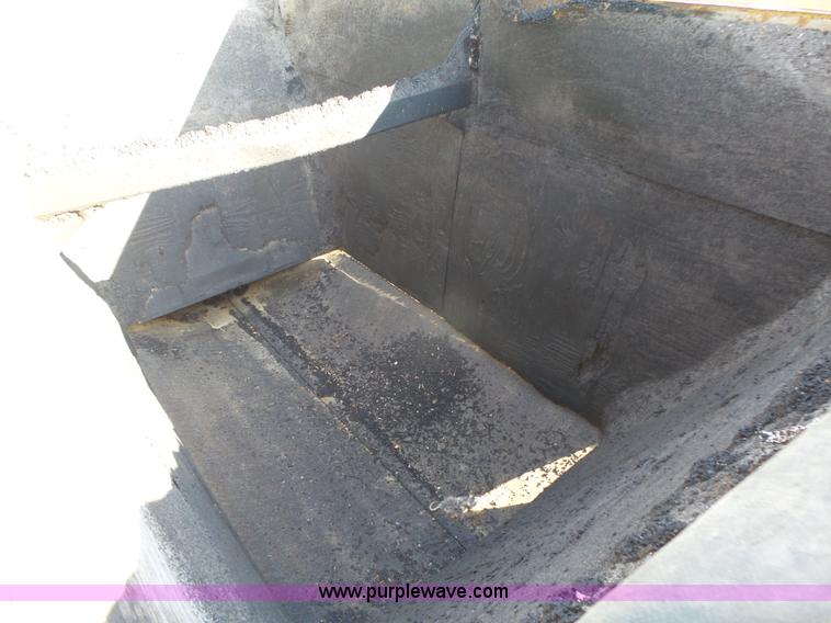 image for item K8369 1987 Load King 1827 bottom dump trailer