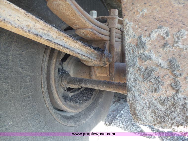 image for item K8369 1987 Load King 1827 bottom dump trailer