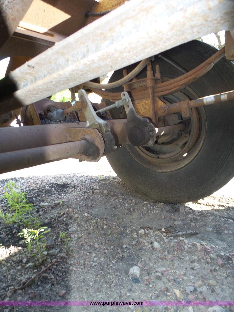 image for item K8369 1987 Load King 1827 bottom dump trailer