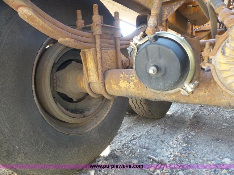 image for item K8369 1987 Load King 1827 bottom dump trailer