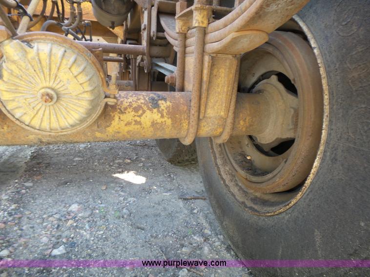 image for item K8369 1987 Load King 1827 bottom dump trailer