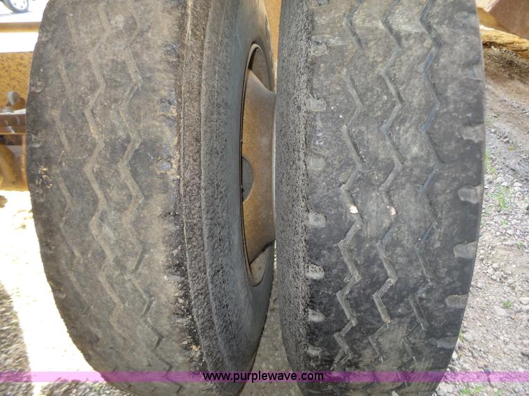 image for item K8369 1987 Load King 1827 bottom dump trailer