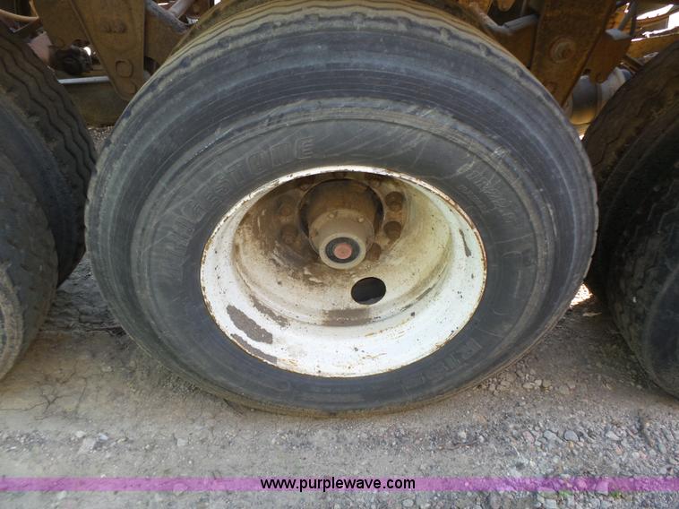 image for item K8369 1987 Load King 1827 bottom dump trailer