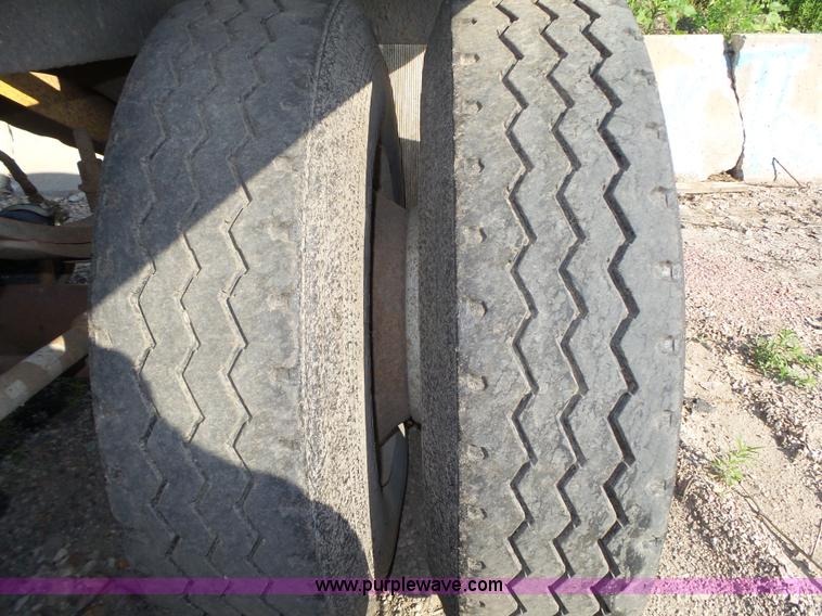 image for item K8369 1987 Load King 1827 bottom dump trailer