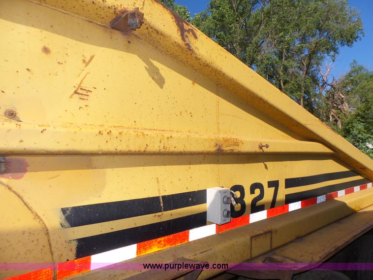 image for item K8370 1987 Load King 1827-4-3 bottom dump trailer