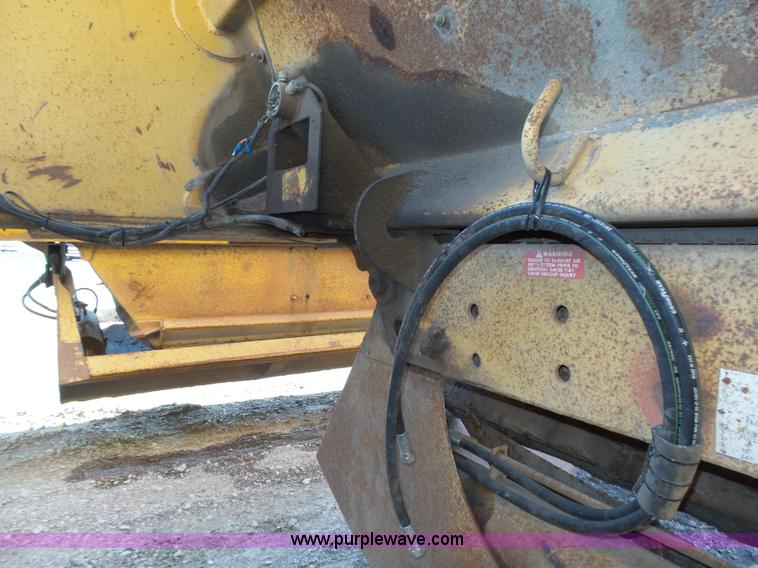 image for item K8370 1987 Load King 1827-4-3 bottom dump trailer