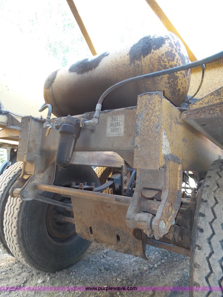 image for item K8370 1987 Load King 1827-4-3 bottom dump trailer