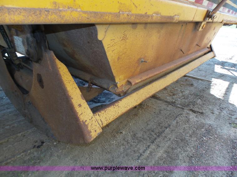 image for item K8370 1987 Load King 1827-4-3 bottom dump trailer
