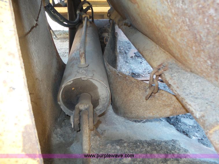 image for item K8370 1987 Load King 1827-4-3 bottom dump trailer