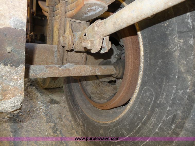 image for item K8370 1987 Load King 1827-4-3 bottom dump trailer