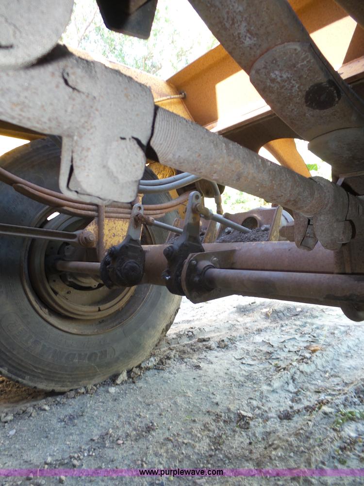 image for item K8370 1987 Load King 1827-4-3 bottom dump trailer