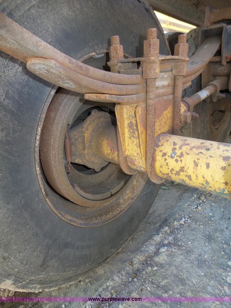 image for item K8370 1987 Load King 1827-4-3 bottom dump trailer